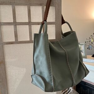 The Sac Women’s Los Feliz Leather Tote Bag in Meadow